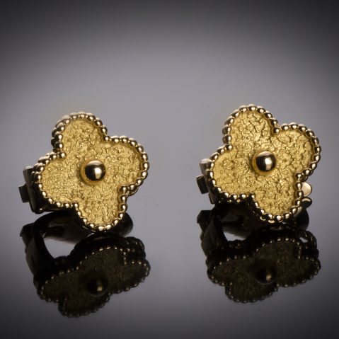 Boucles d’oreilles Van Cleef & Arpels vintage Alhambra vers 1970