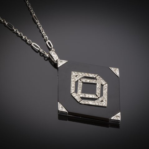 Pendentif et sa chaîne Art Déco onyx diamants