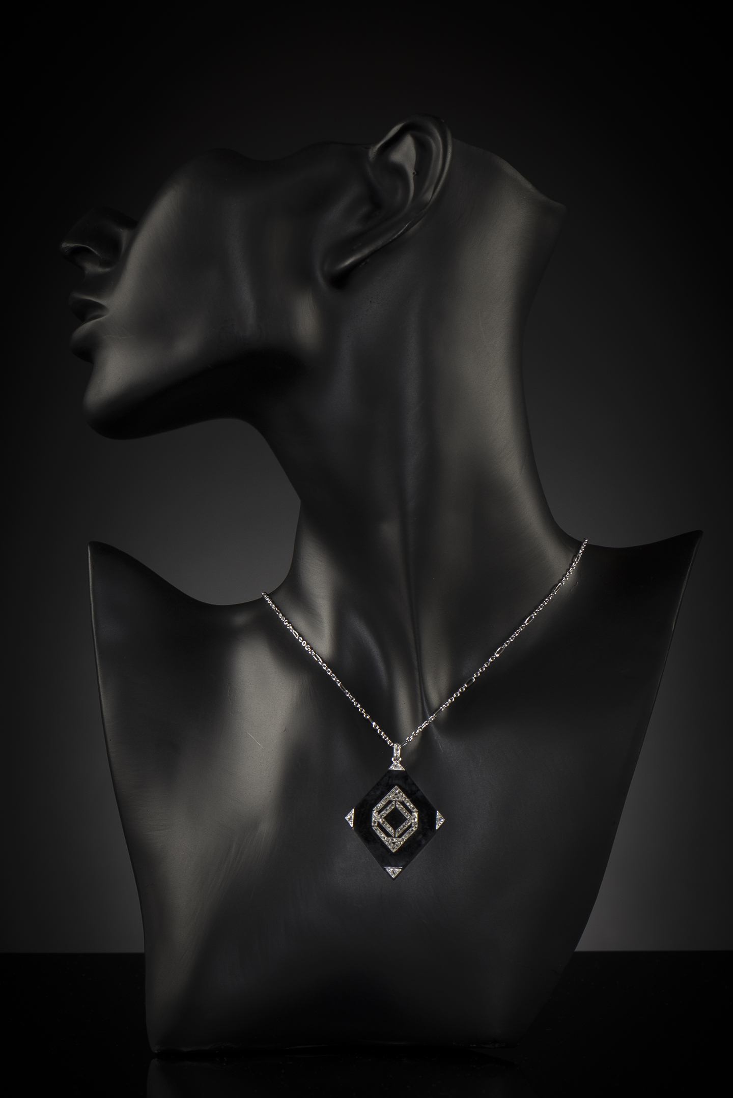Pendentif et sa chaîne Art Déco onyx diamants-2
