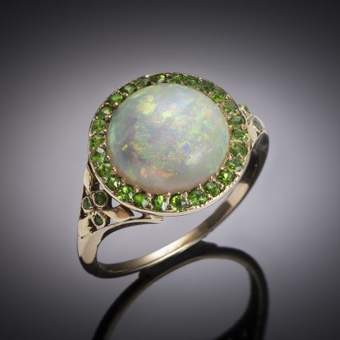 Bague opale péridots début XXe siècle