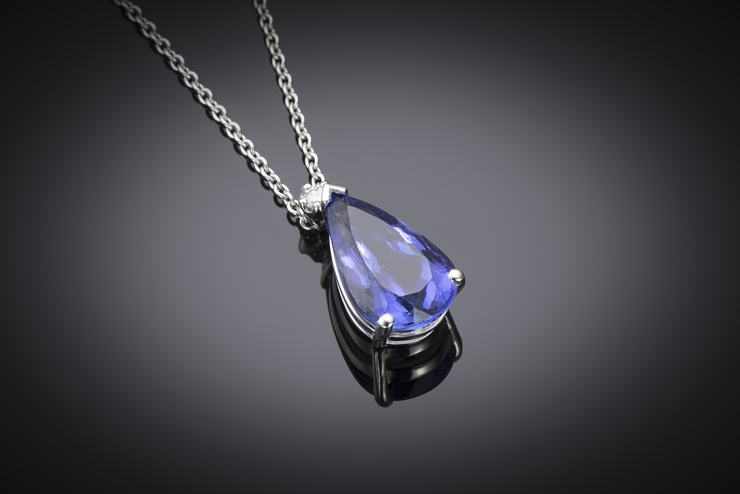Pendentif et sa chaîne tanzanite (5 carats) diamant