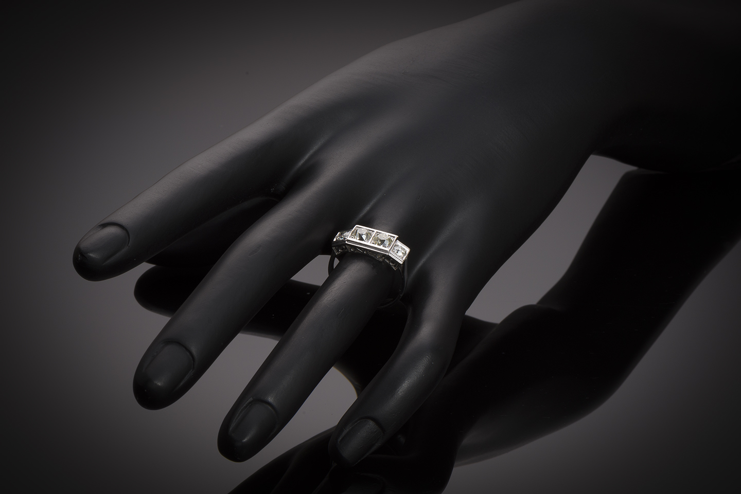 Bague Art déco diamants taille ancienne (environ 1 carat) en platine. Travail français vers 1930.-2