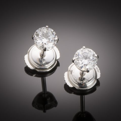 Boucles d’oreilles diamants (0,80 carat – Certificats GIA – Blanc exceptionnel)