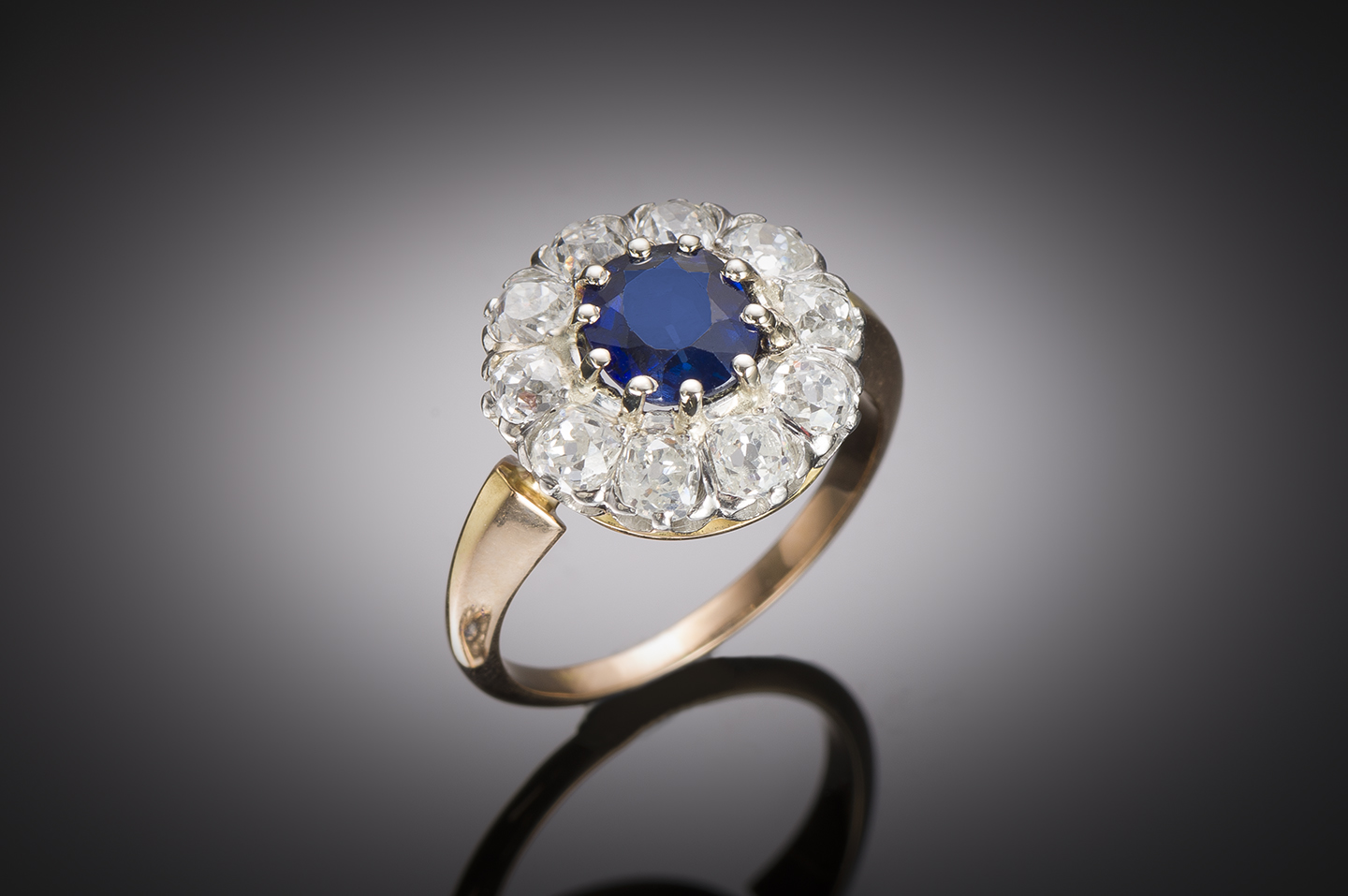 Bague fin XIXe siècle saphir naturel non chauffé bleu intense (certificat laboratoire) et diamants taille ancienne-1