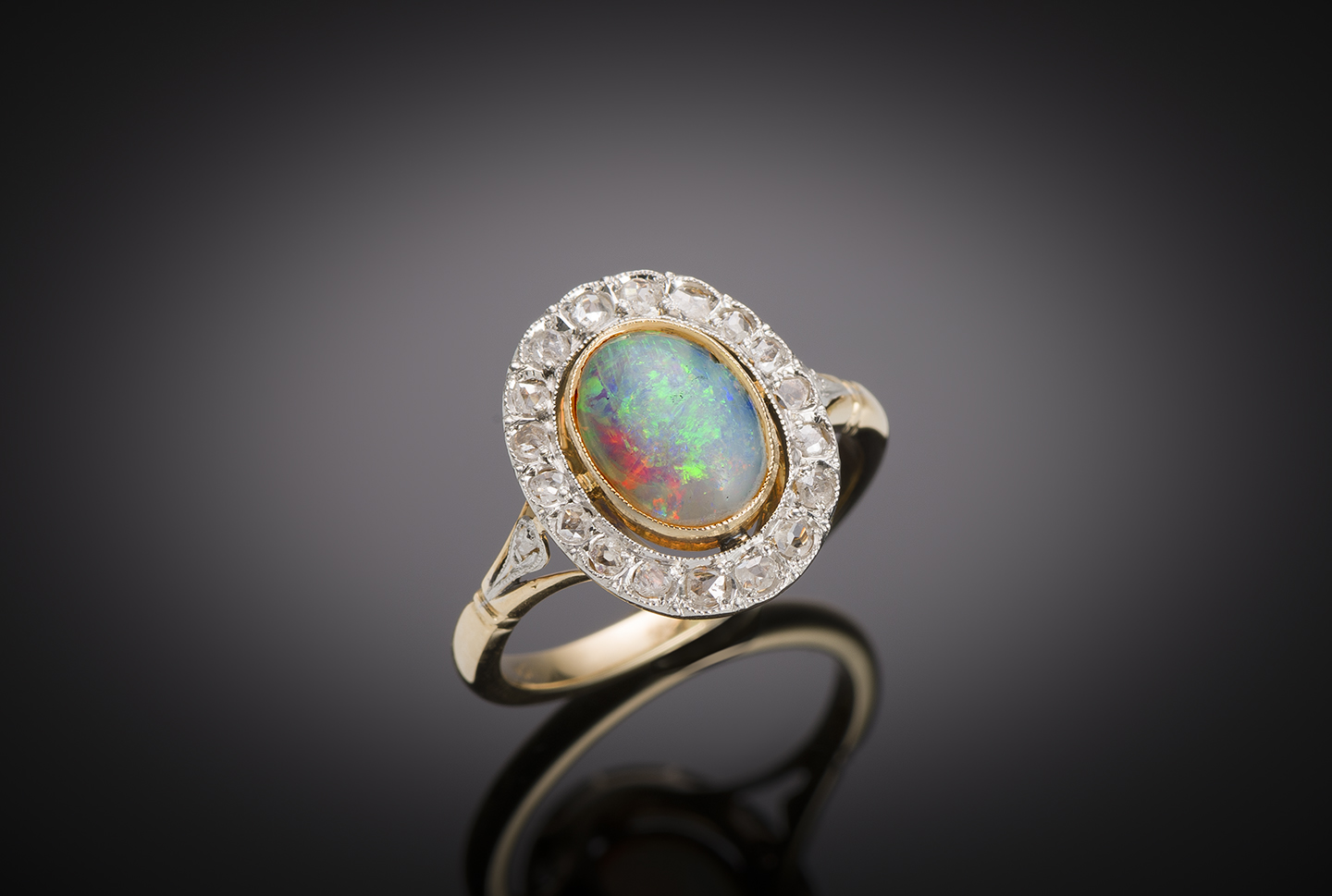 Bague opale diamants fin XIXe siècle. Travail français, poinçon tête de cheval (1838 – 1919).-1