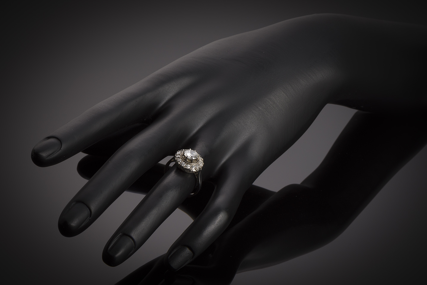 Bague Art déco diamants (1,60 carat, centre 0,90 carat) en platine. Travail français vers 1930.-2