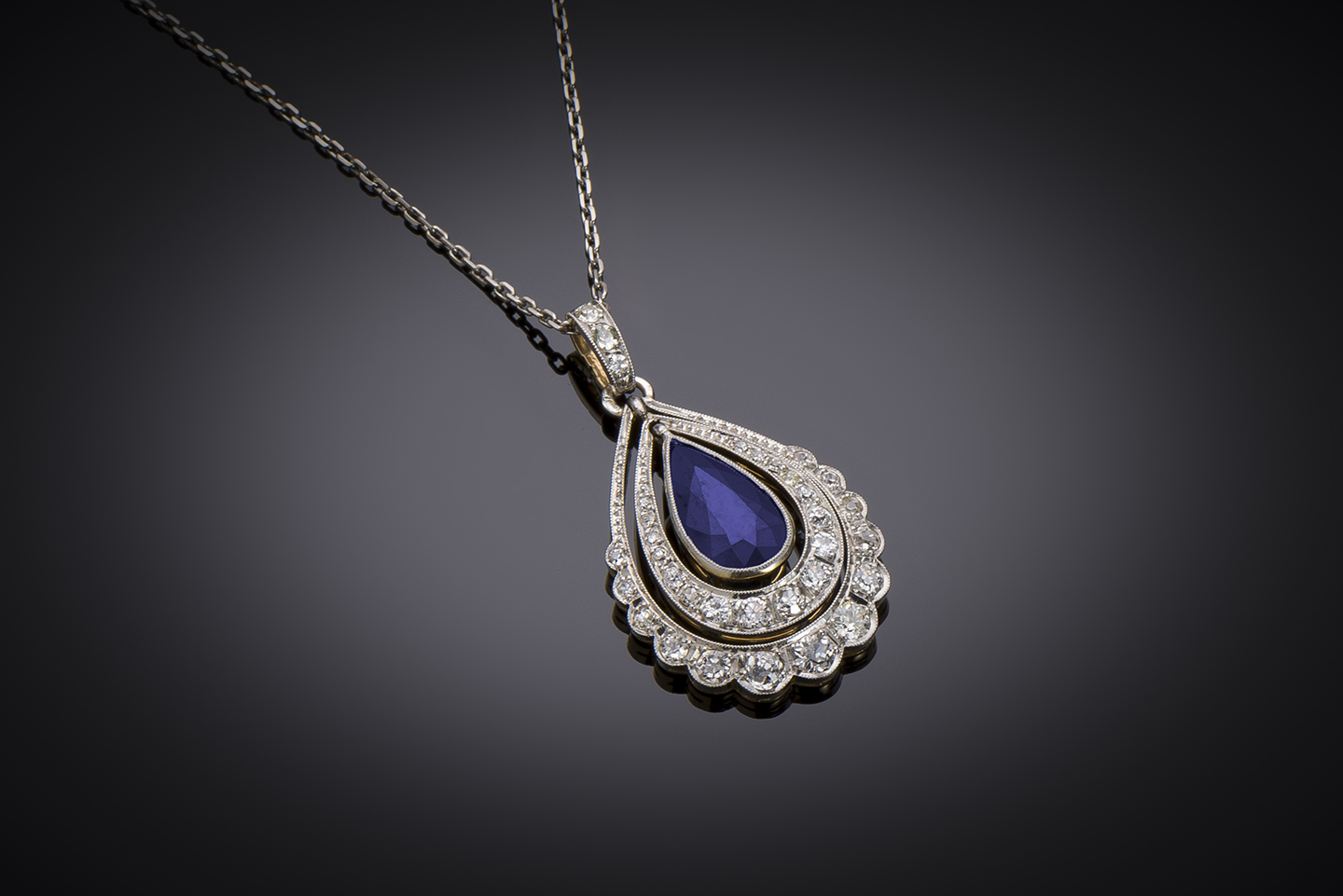 Pendentif Art déco saphir (2 carats) et diamants (1,30 carat) avec chaîne-1