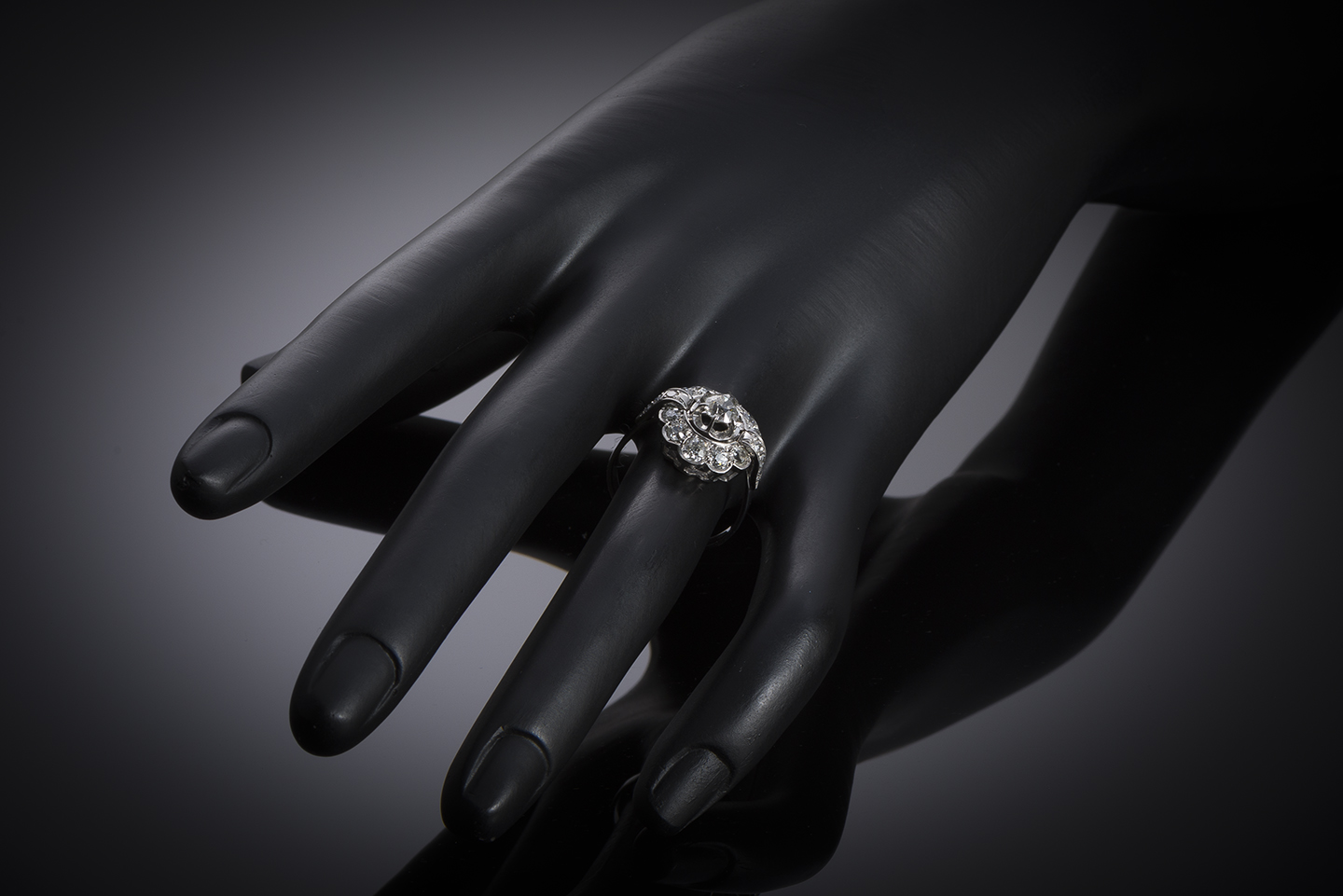 Bague Art déco diamants (environ 1,50 carat). Travail français vers 1930.-2