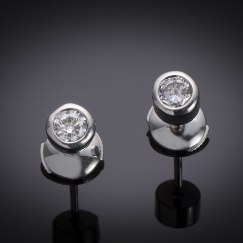 Boucles d’oreilles diamants (0,80 carat – Certificats GIA – E VS2)