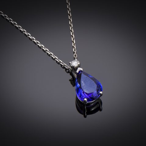 Pendentif et sa chaîne tanzanite poire (6,5 carats) diamant