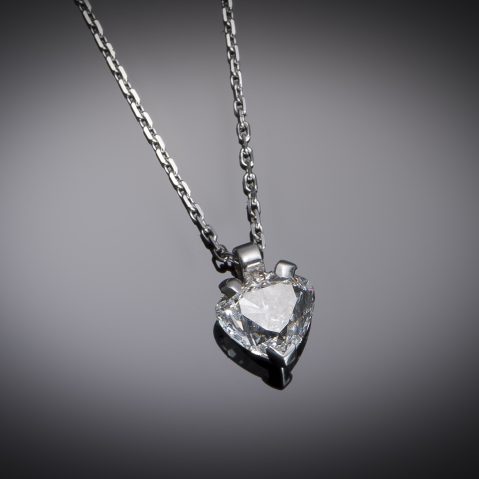 Pendentif et sa chaine diamant coeur (1 carat – D SI1 EX EX certificat GIA)
