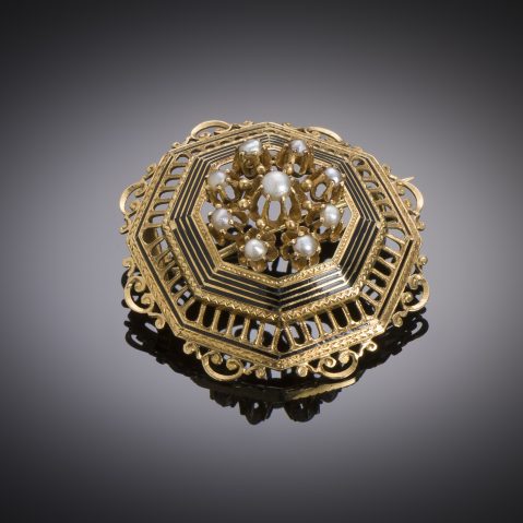 Broche émaillée perles fines époque Napoléon III (poinçon or tête de cheval)
