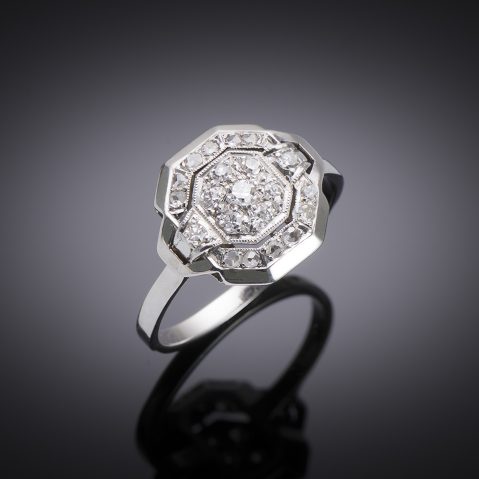 Bague Art déco diamants. Travail français vers 1930.