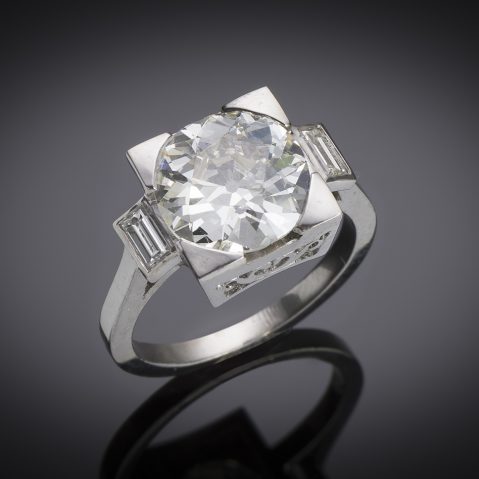 Bague diamant taille ancienne de 4,03 carats (certificat Laboratoire Français de Gemmologie) Art déco. Monture en platine.