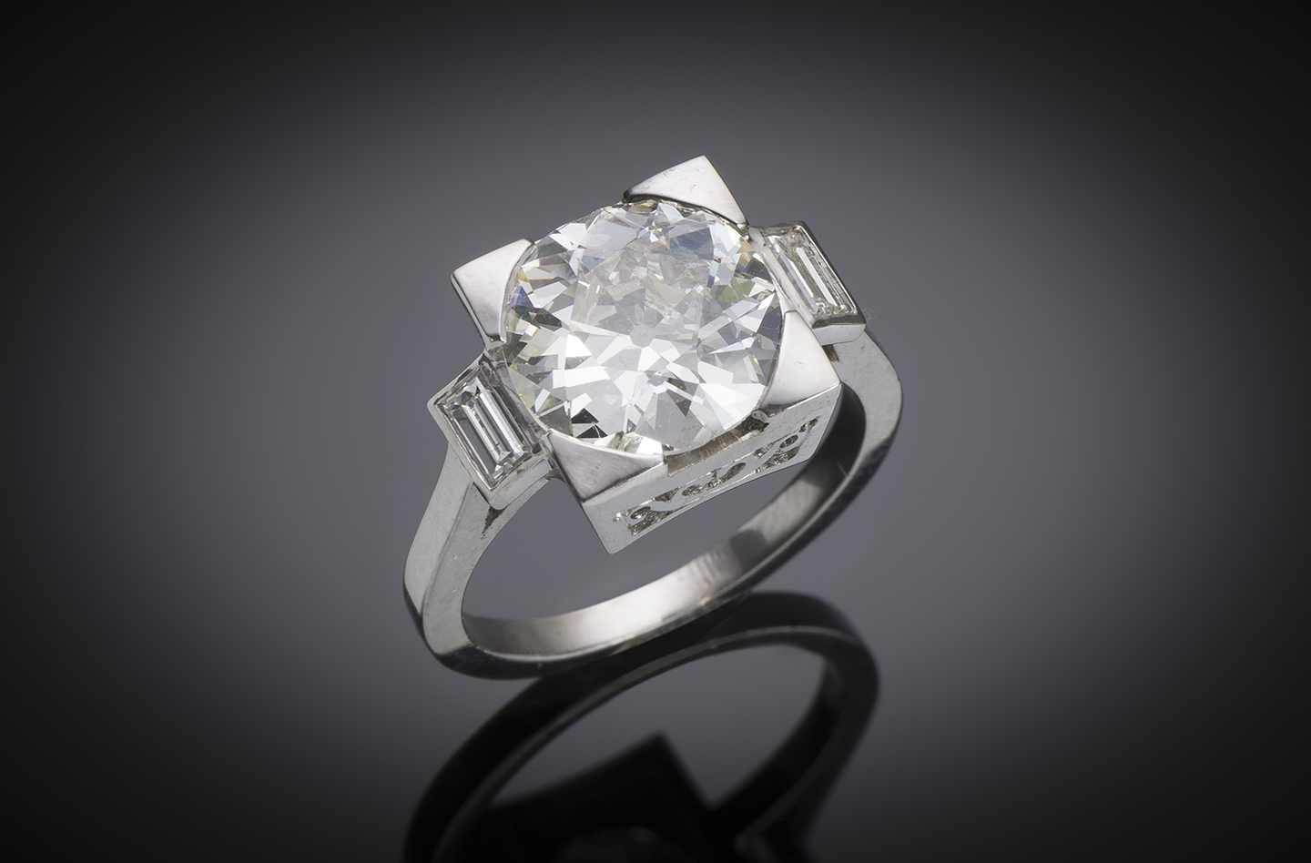 Bague diamant taille ancienne de 4,03 carats (certificat Laboratoire Français de Gemmologie) Art déco. Monture en platine.-1