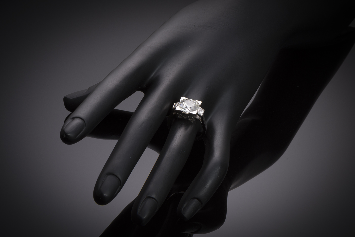 Bague diamant taille ancienne de 4,03 carats (certificat Laboratoire Français de Gemmologie) Art déco. Monture en platine.-2