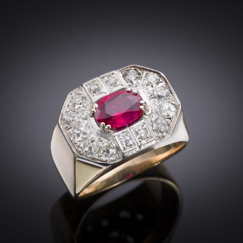 Bague rubis birman rouge intense (certificat laboratoire) diamants. Travail français vers 1940.