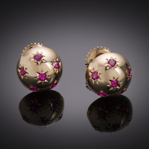 Boucles d’oreilles boules vers 1940