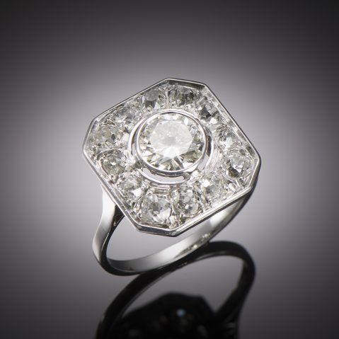 Bague Art Déco diamants (2,40 carats). Travail français vers 1930.