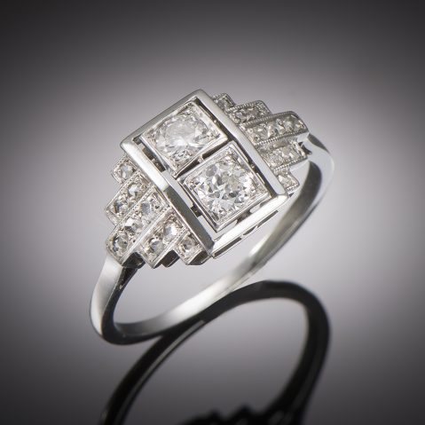 Bague Art Déco diamants (0,80 carat). Travail français vers 1930.