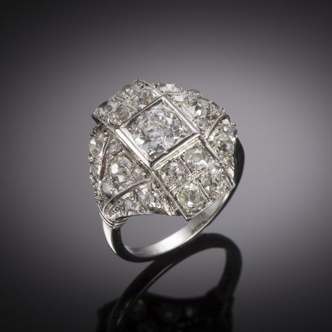 Bague Art déco diamants (1,70 carat). Travail français vers 1930.