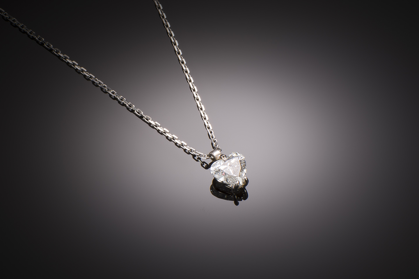Pendentif et sa chaine diamant coeur (1,20 carat – Blanc exceptionnel certificat GIA)-1