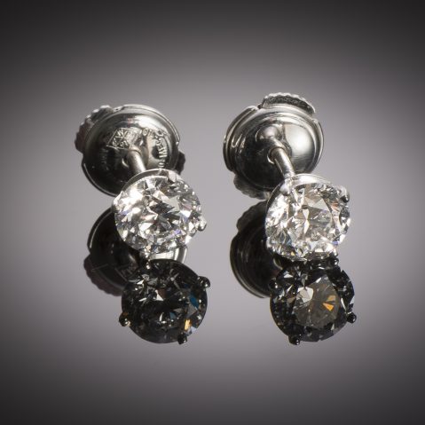 Boucles d’oreilles diamants (1,80 carat – Certificats GIA – Blanc exceptionnel)