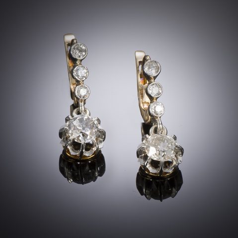 Boucles d’oreilles dormeuses fin XIXe siècle diamants (1,60 carat)
