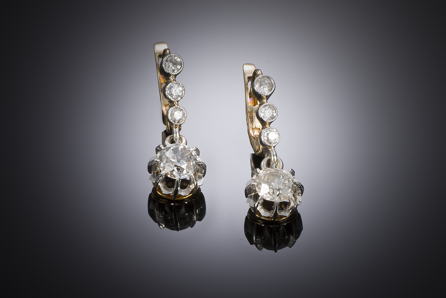 Boucles d’oreilles dormeuses fin XIXe siècle diamants (1,60 carat)-1