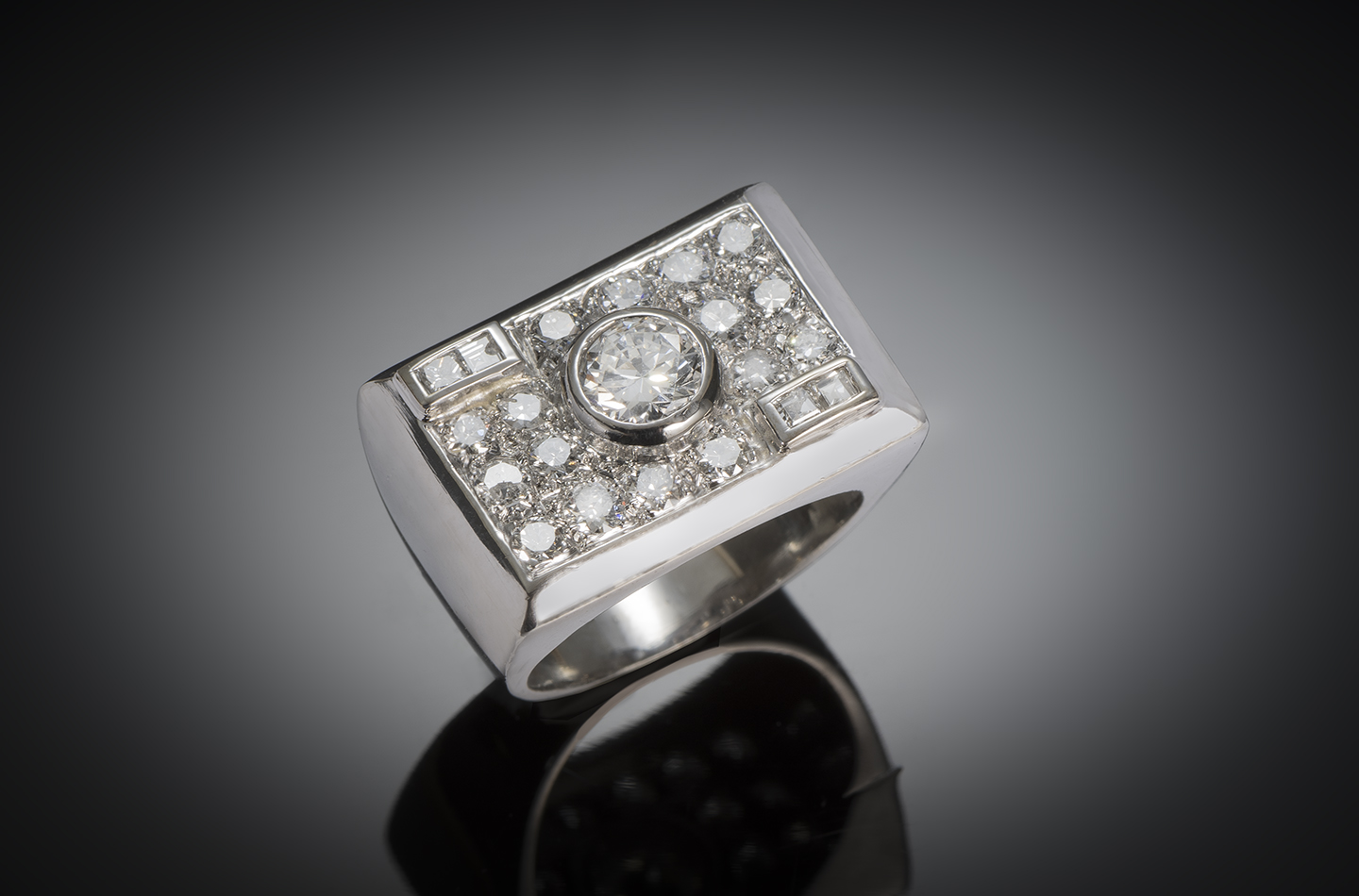 Bague moderniste vers 1935 diamants (2,5 carats centre 1 carat)-1
