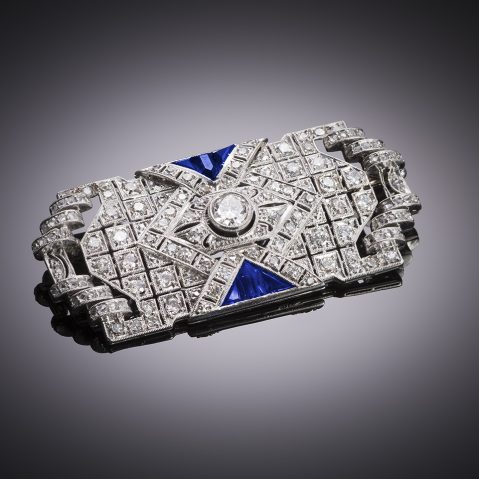 Broche Art déco diamants (2,80 carats) et saphirs calibrés, 5 cm x 2,5 cm