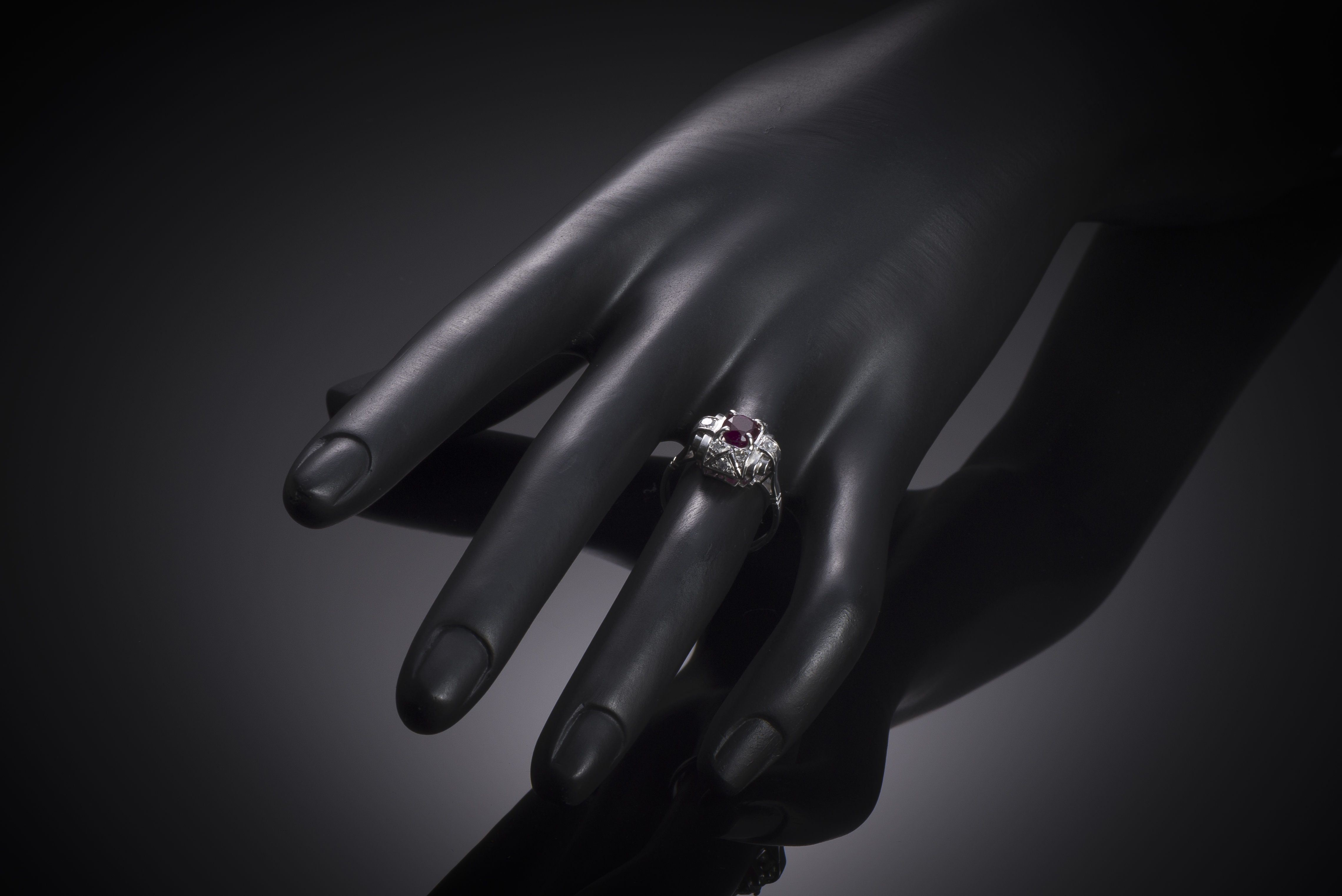 Bague Art déco rubis birman naturel non chauffé rouge intense (certificat laboratoire) et diamants-2