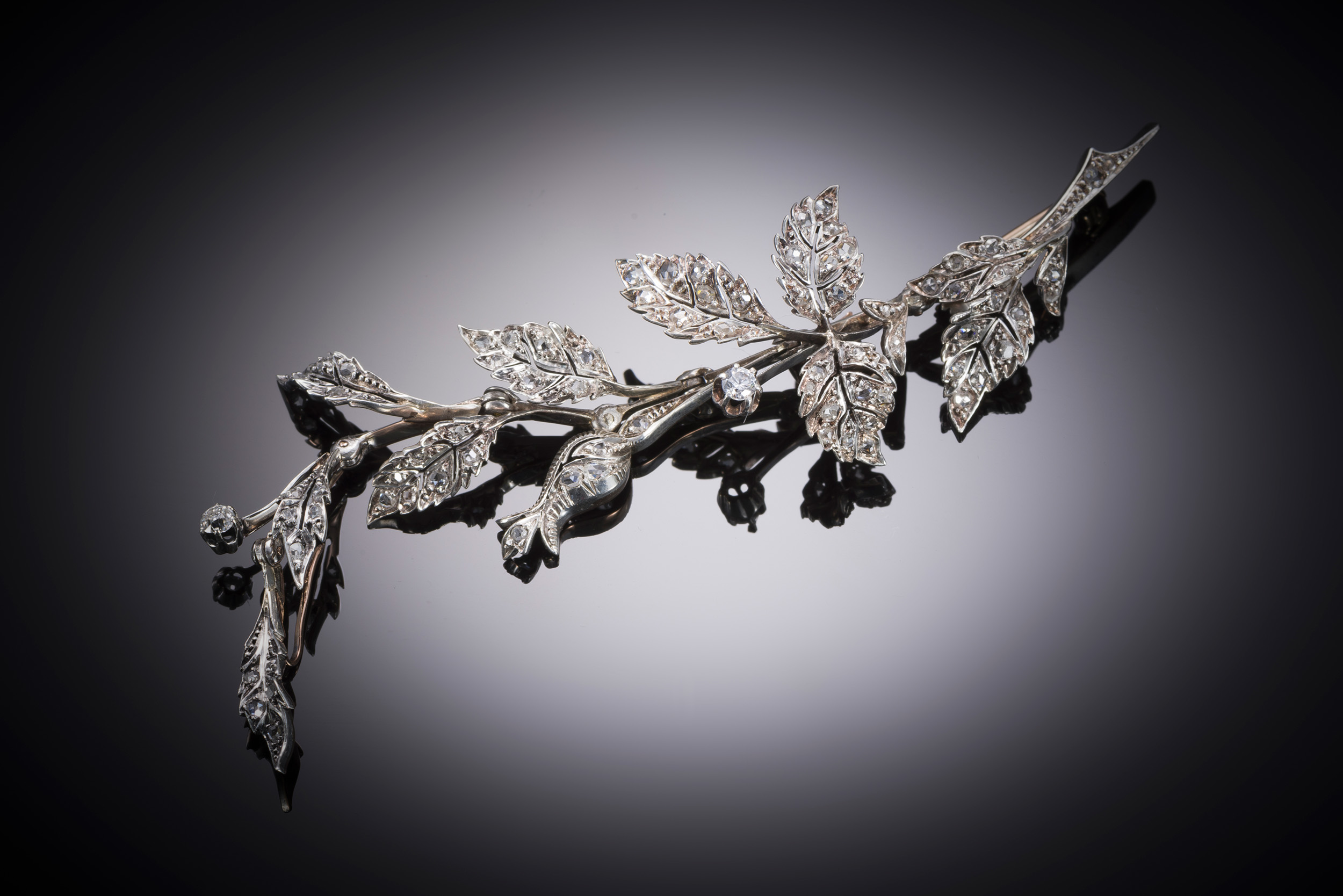 Broche « feuillage » diamants (longueur 12,30 cm) – Travail français de la deuxième moitié du XIXe siècle-1