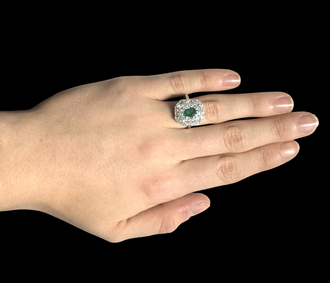 Bague Art déco émeraude vert intense (certificat laboratoire) et diamants sur platine-3