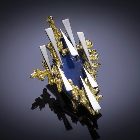 Spectaculaire pendentif / broche Chaumet, vers 1970 lapis-lazuli | 6,8 x 4 cm | 38,70 g