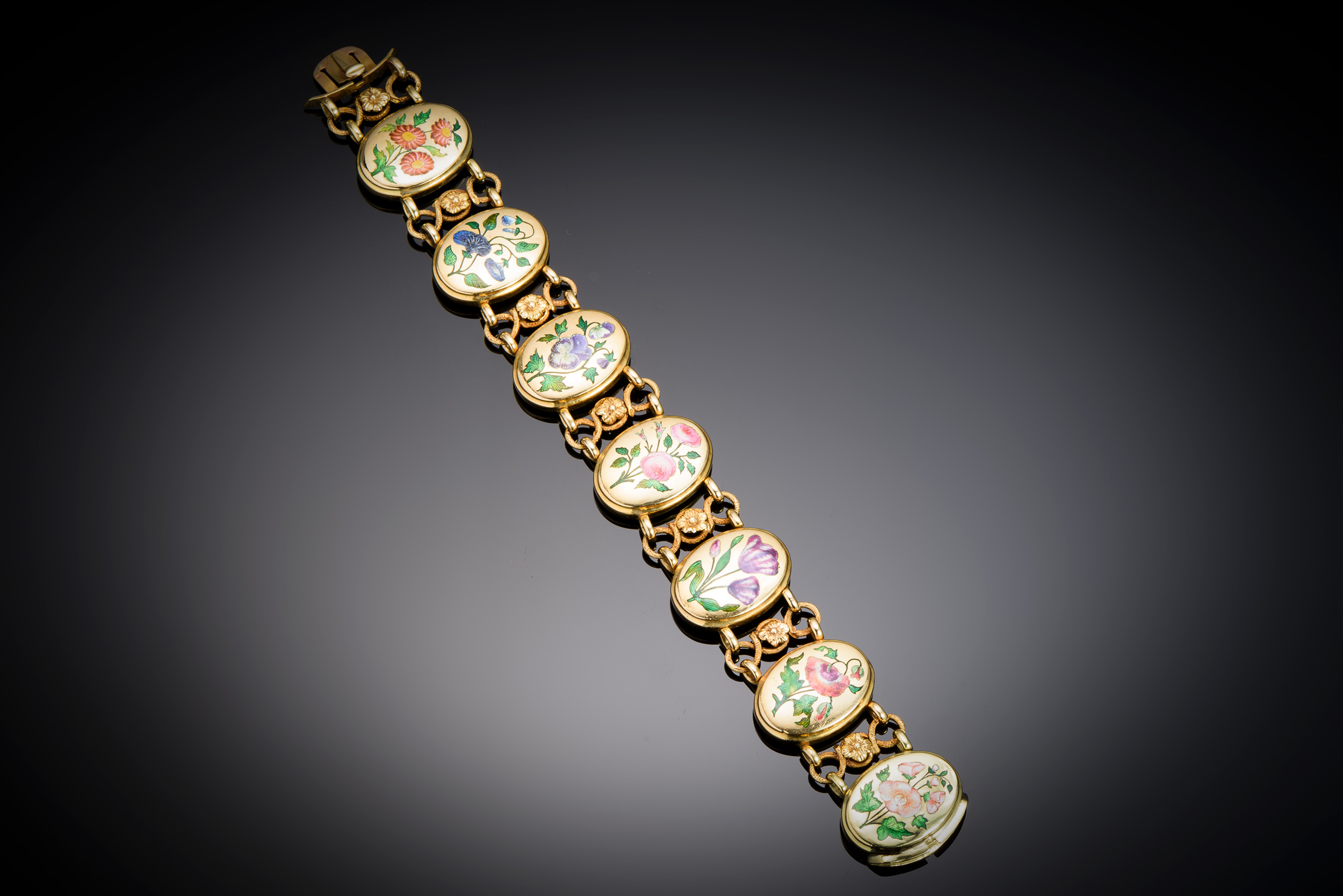 Bracelet émaillé à motifs floraux. Travail français d’Alexis Payen et Eugène Soibinet à Paris vers 1850 – 1860.-1