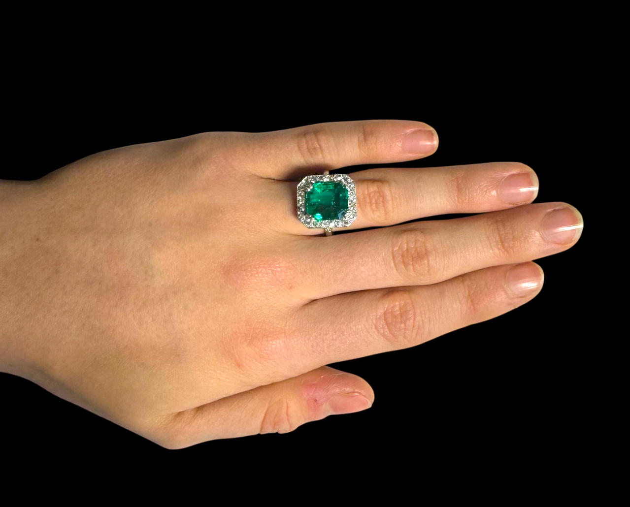 Bague émeraude de Colombie 5,25 carats vert intense / huile mineure (certificat laboratoire) et diamants-2