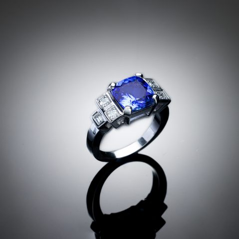 Bague tanzanite (3,8 carats) diamants brillant et baguette