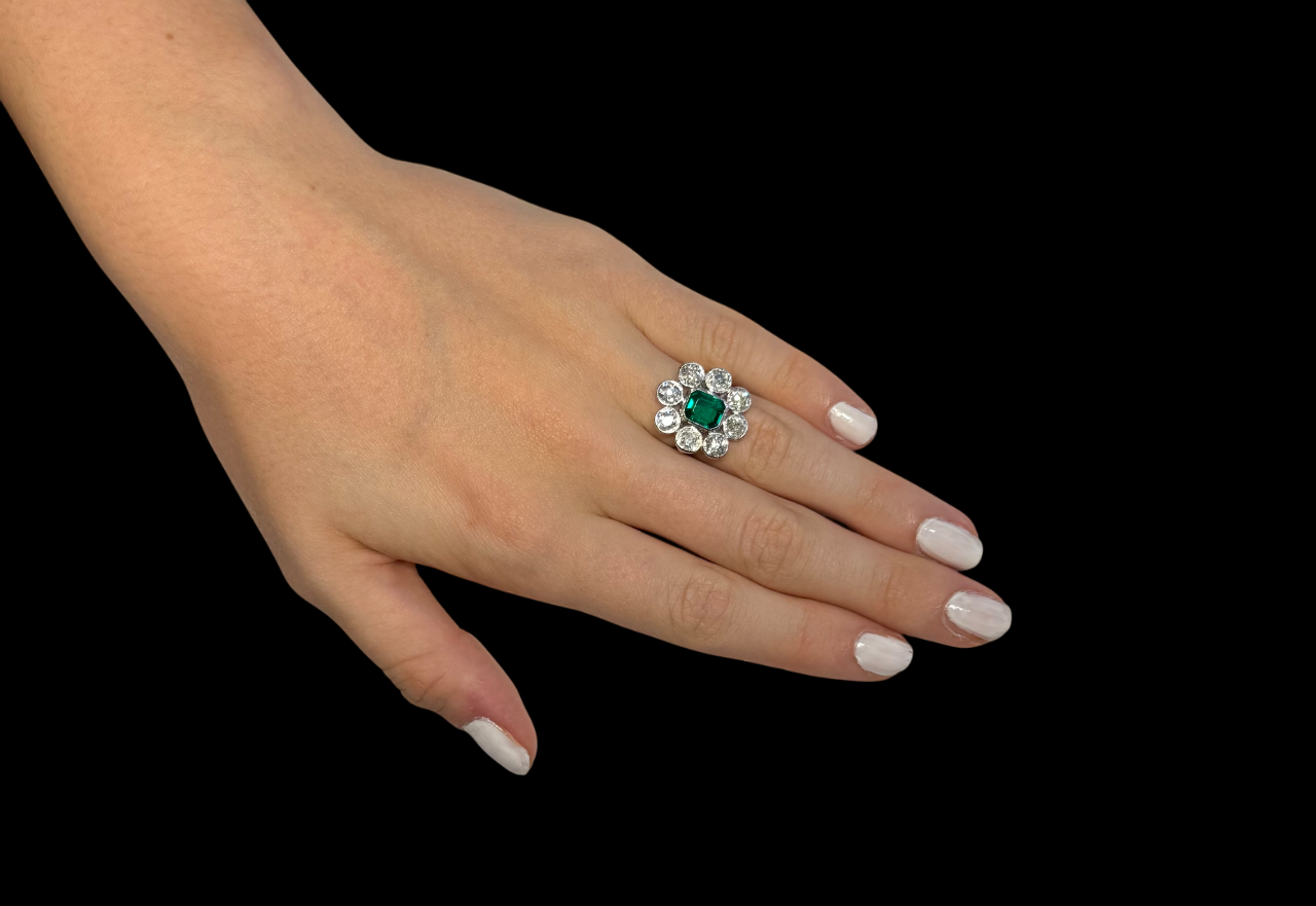 Bague Art déco émeraude Colombie vert intense (examen du Laboratoire Français de Gemmologie) et diamants sur platine-3