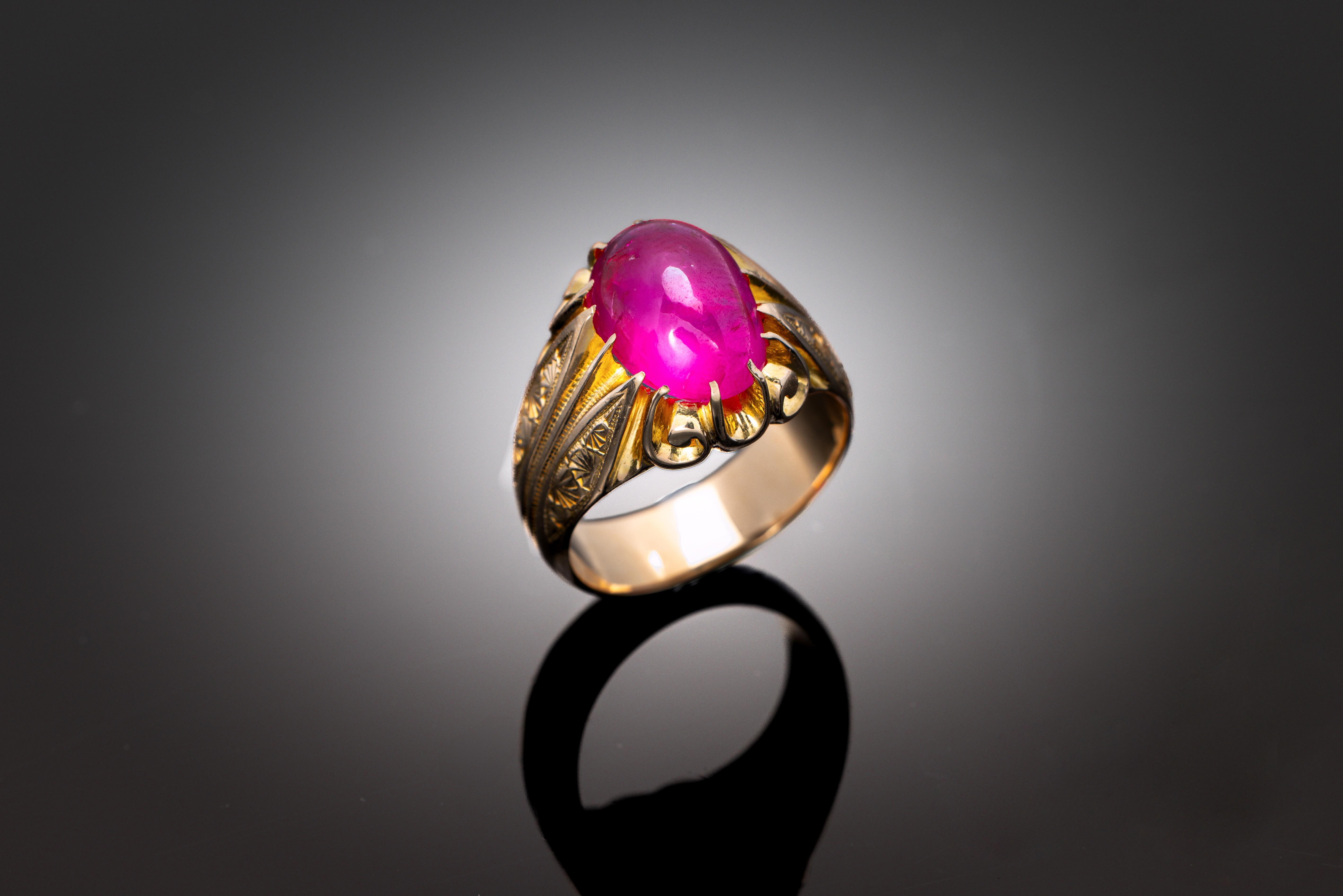Bague rubis cabochon birman (Mogok) de 6,82 carats non chauffé (certificat laboratoire) vers 1950-1