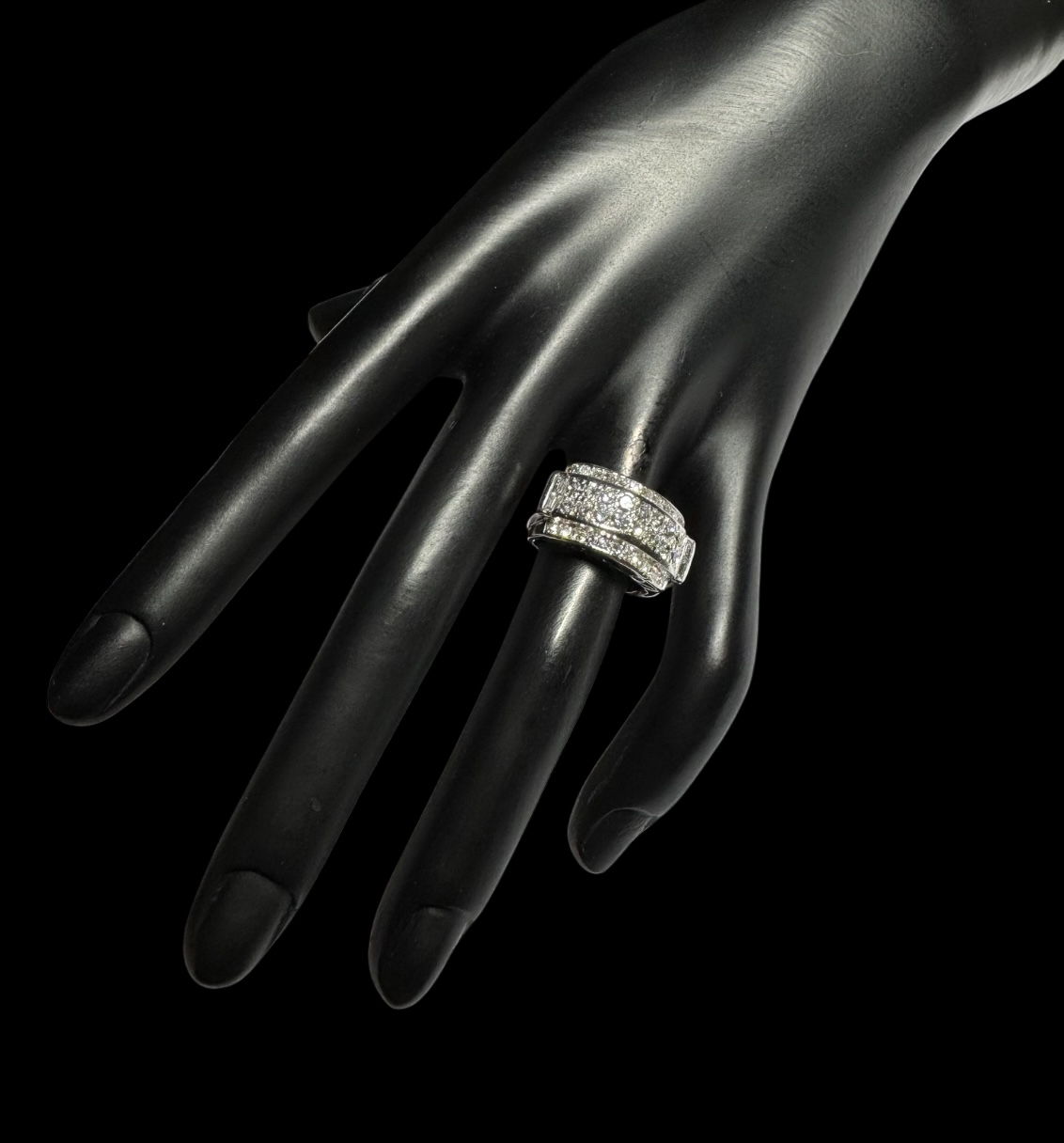 Bague moderniste diamants. Travail français vers 1935.-3
