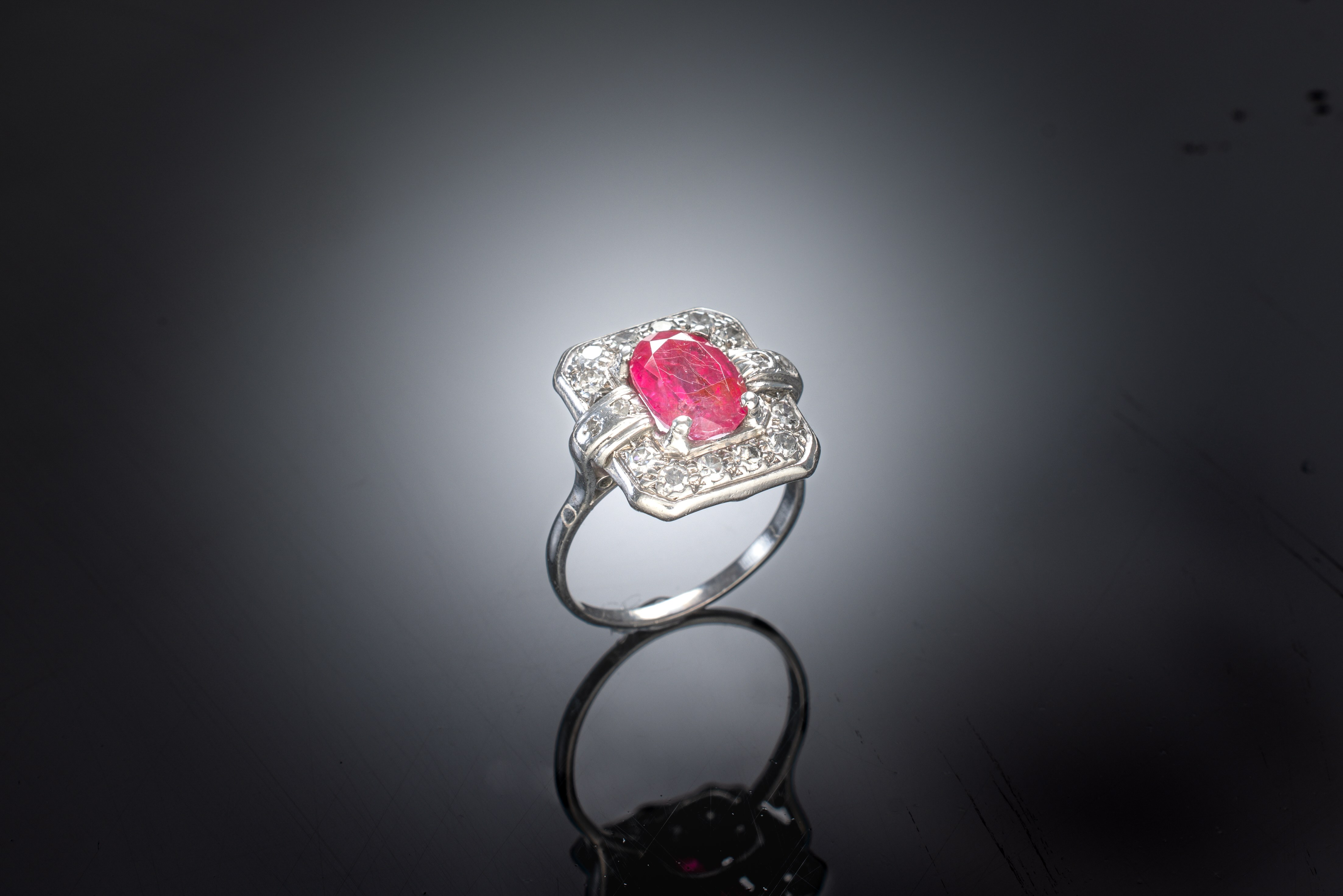 Bague Art déco rubis non chauffé 3,34 carats (examen Laboratoire Français de Gemmologie) diamants-1