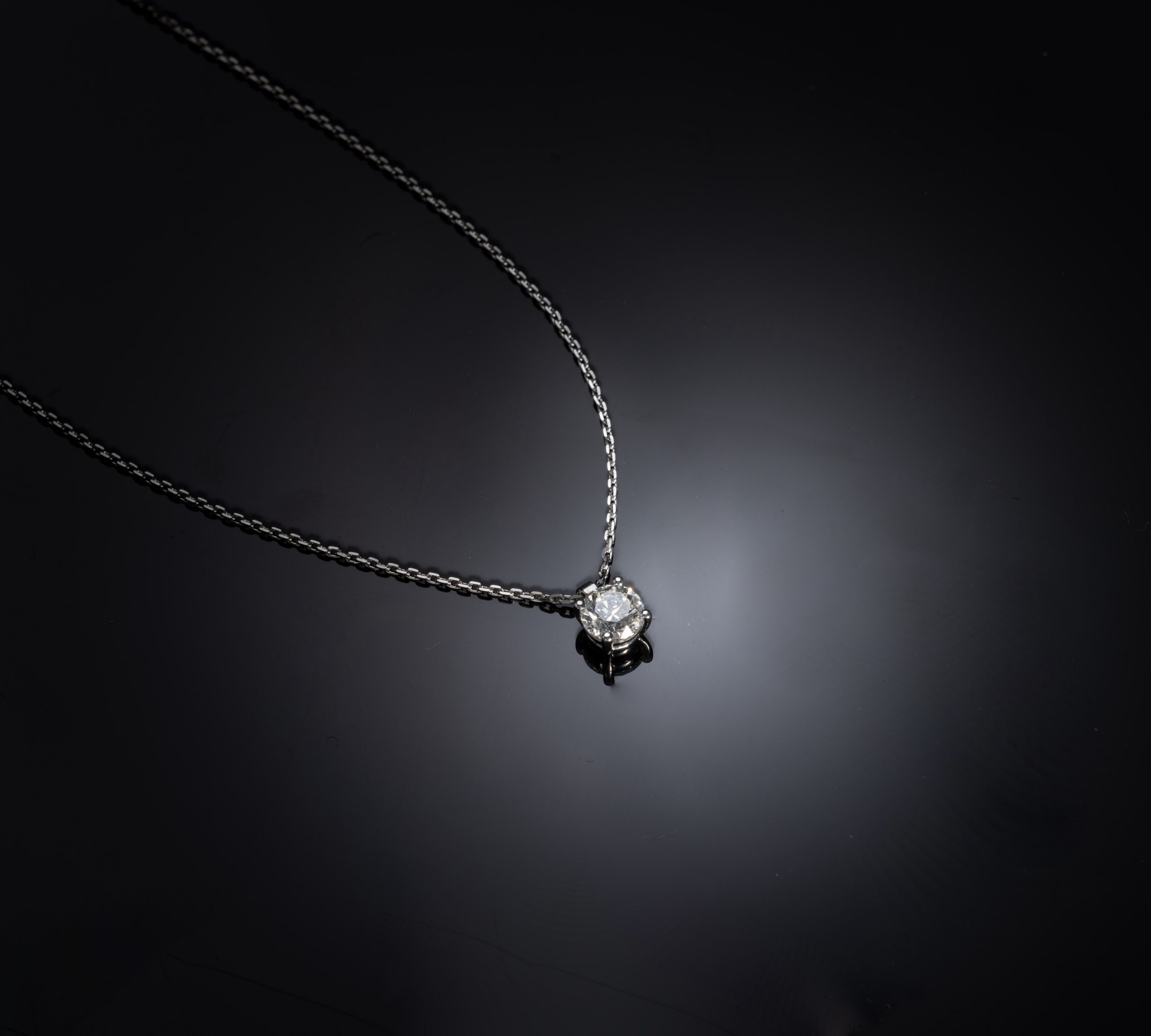 Pendentif et sa chaine diamant (1,01 carat – Blanc exceptionnel certificat IGI)-1