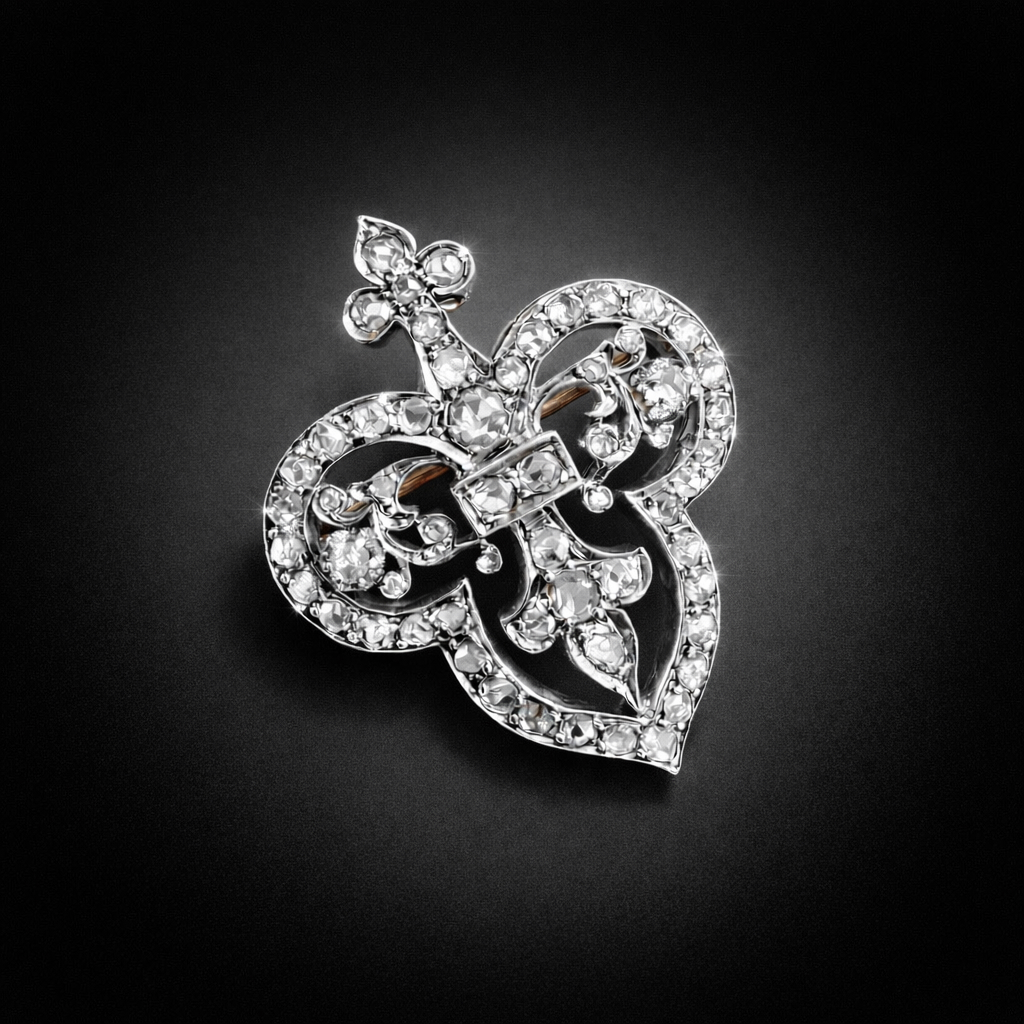 Broche cœur à décor de fleur de lys, diamants. Travail français de la deuxième moitié du XIXe siècle.-1