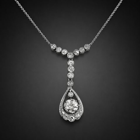 Collier Art Déco diamants. Travail français vers 1930.
