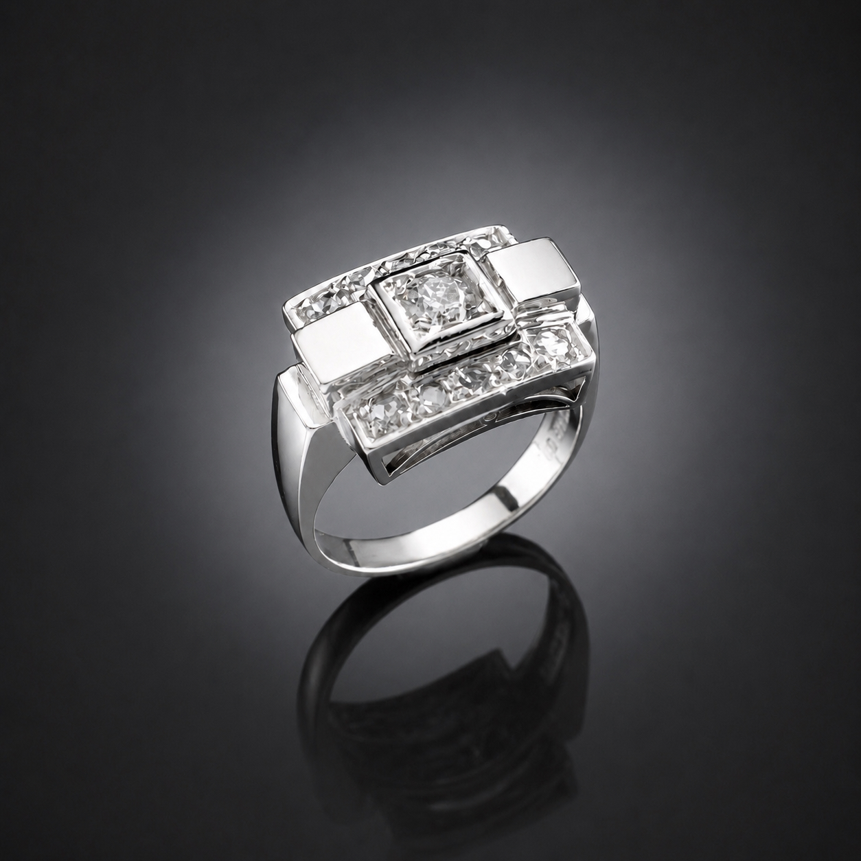 Bague Art déco diamants. Travail français vers 1935.-1