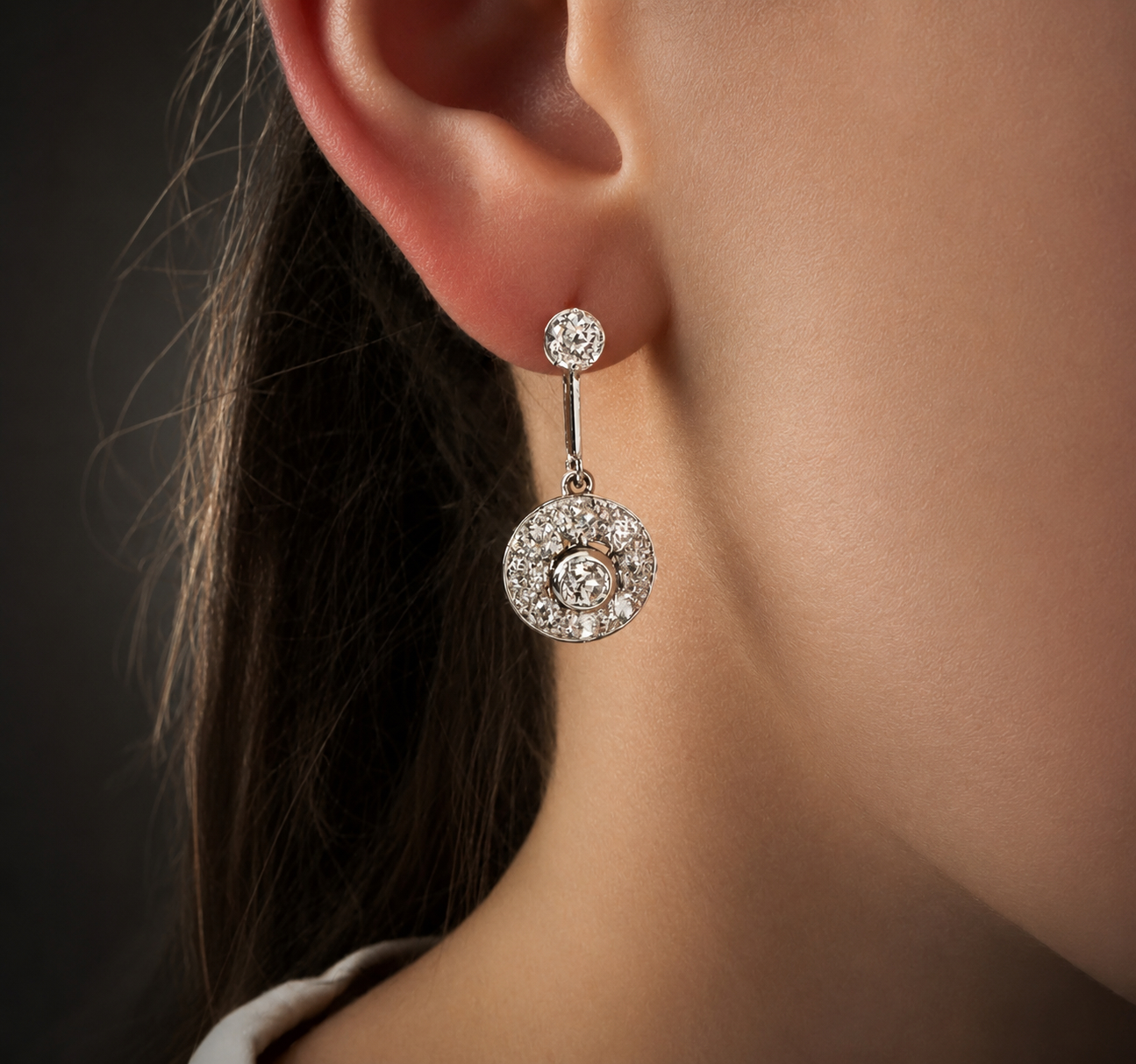 Boucles d’oreilles vers 1920, diamants taille ancienne (1,90 carat). Travail français d’époque.-3