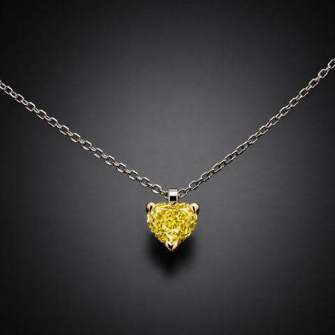 Pendentif et sa chaine diamant jaune, Fancy Deep Yellow VS1 (1,56 carat – certifié GIA)
