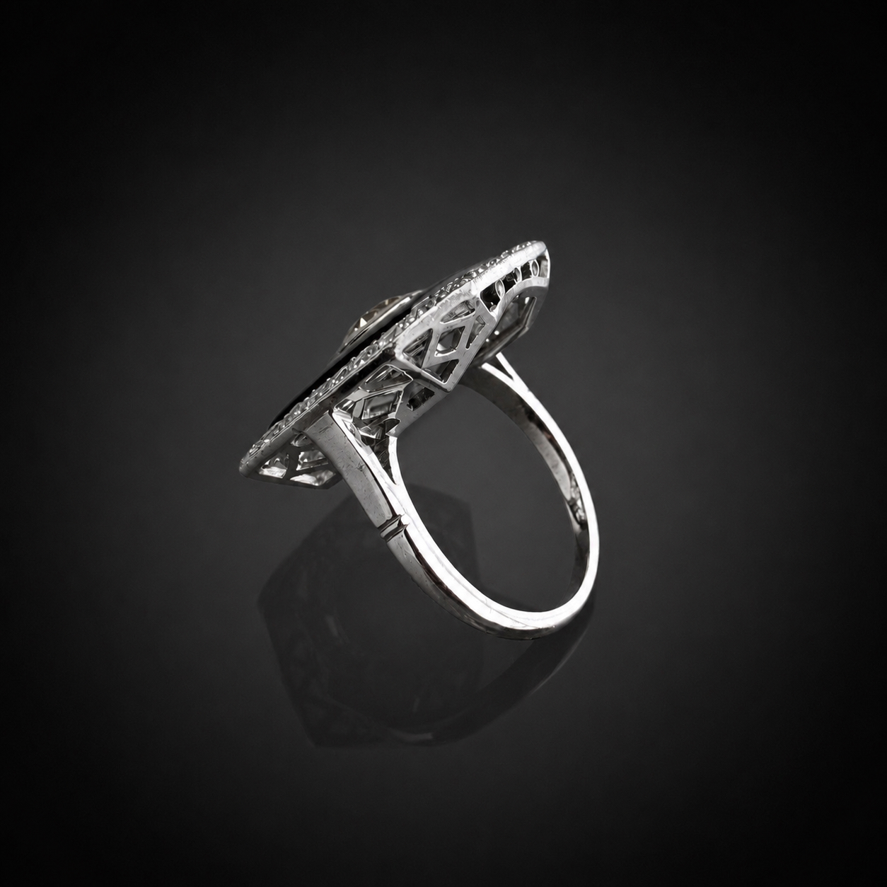 Bague Art déco diamants (central environ 1,25 carat). Travail français vers 1930.-2