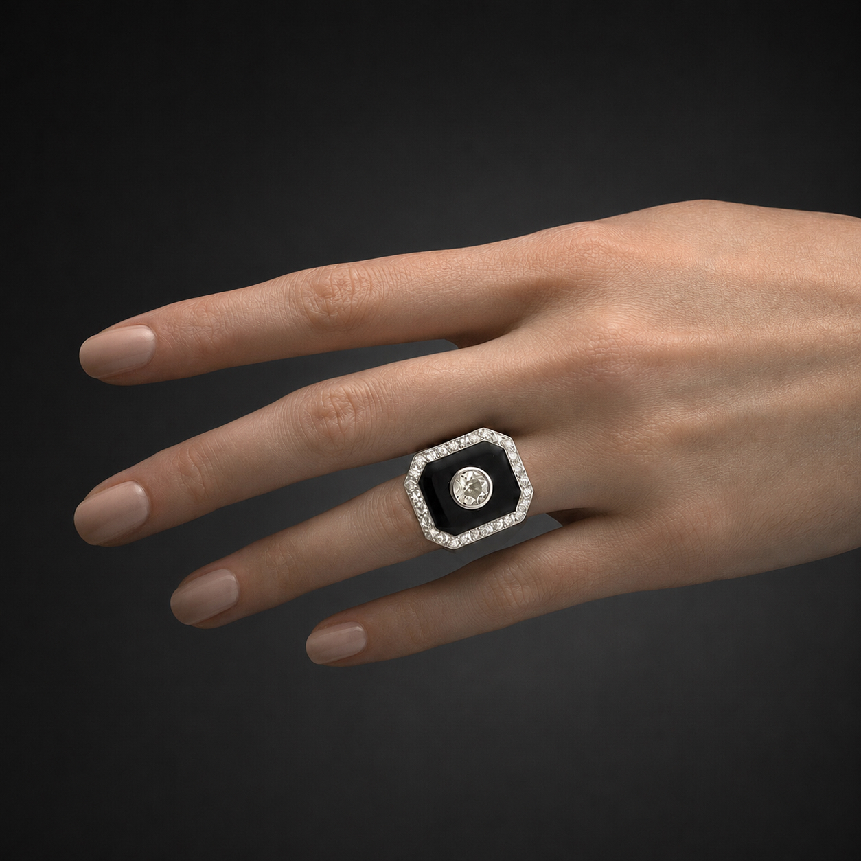 Bague Art déco diamants (central environ 1,25 carat). Travail français vers 1930.-3